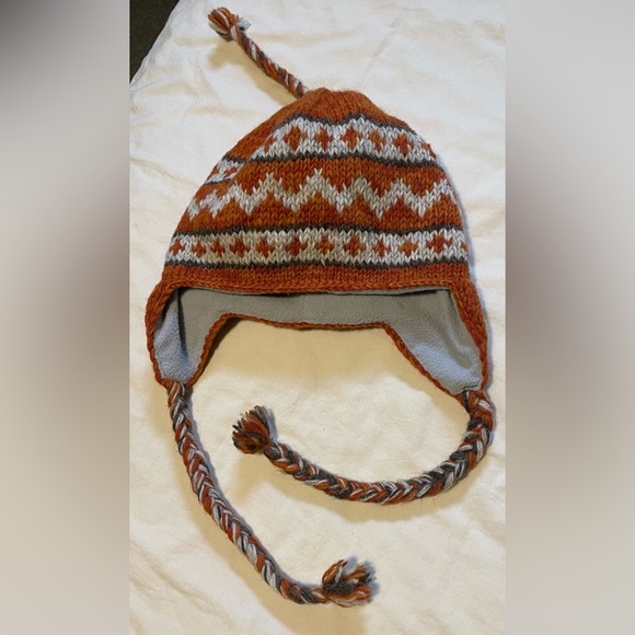 Peruvian style beanie. 100% wool. Fleece-lined. Fits 4 y.o. to Large adult. - Picture 1 of 5
